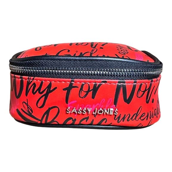 Sassy Jones 2-Piece Printed Nesting Cosmetic Bag Set - Picture 8 of 12